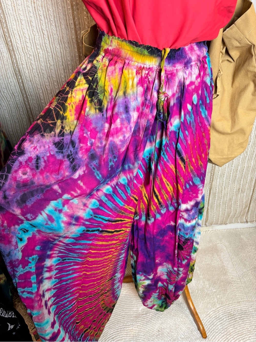 Vibrant Tie-Dye Ballon pants - Pink Multicolor